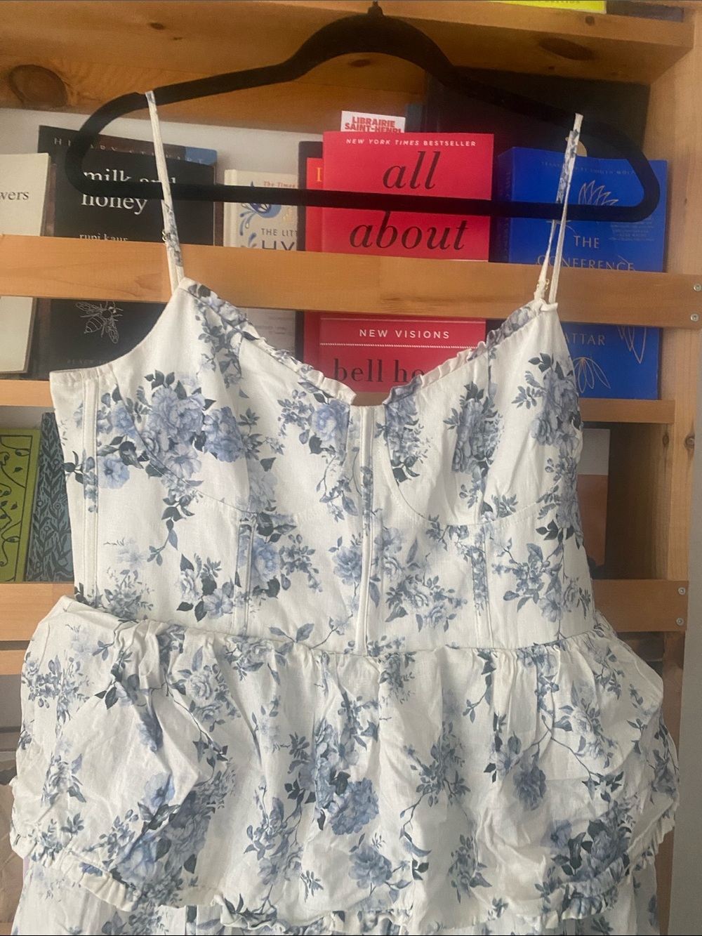 House of Harlow 1960 White and Blue Floral Tiered Maxi Dress - Picture 4 of 9